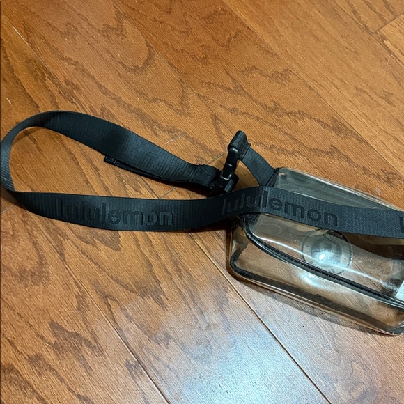 Lululemon Clear Bag belt bag - Picture 4 of 4